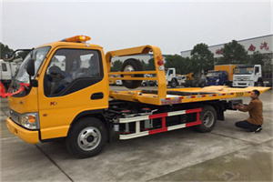 沙依巴克哪里有拖车服务